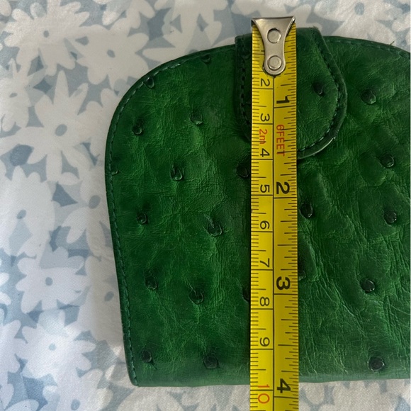 Genuine Ostrich Leather Bifold Wallet – Stunning Green, Pristine Condition! - Picture 8 of 10